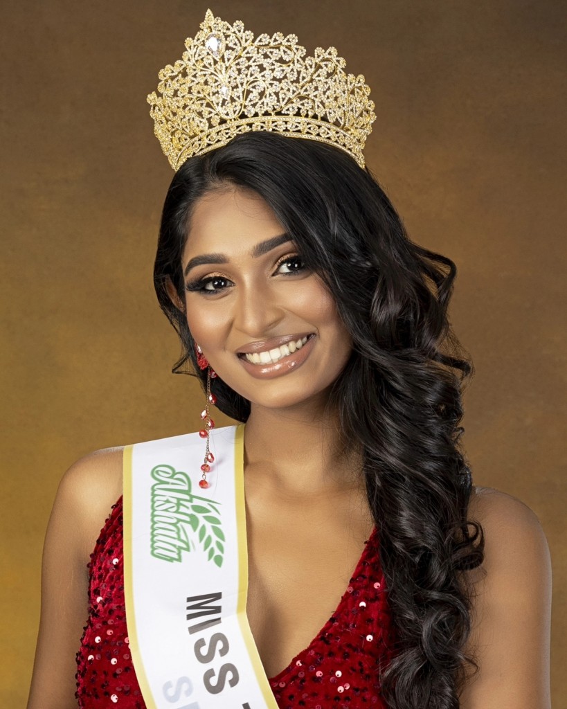 AKSHATA MISS TEEN UNIVESRE - NELLE FERNANDO (11)