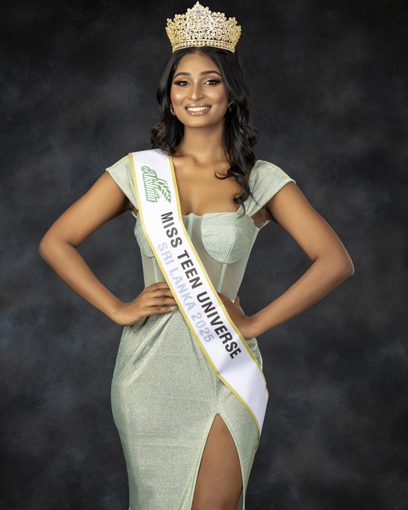 AKSHATA MISS TEEN UNIVESRE - NELLE FERNANDO (7)