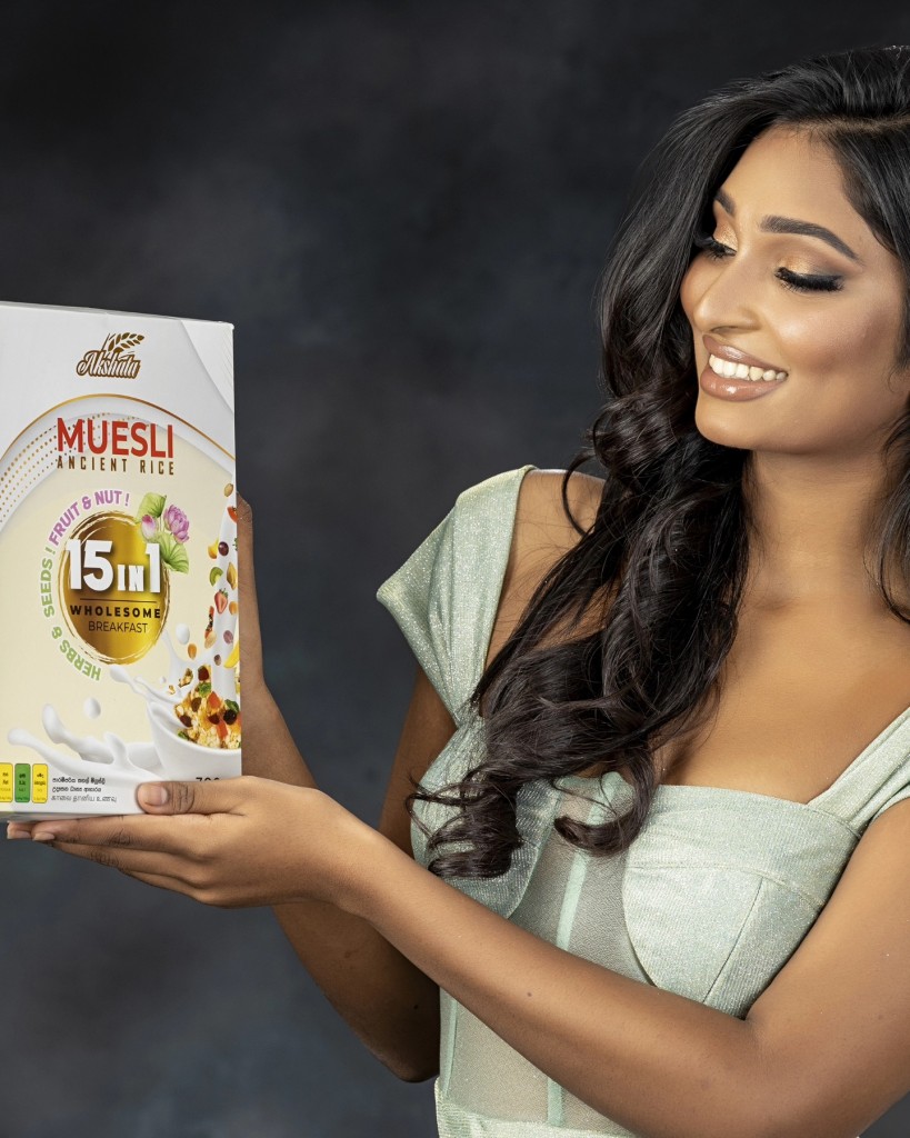 AKSHATA MISS TEEN UNIVESRE - NELLE FERNANDO (9)
